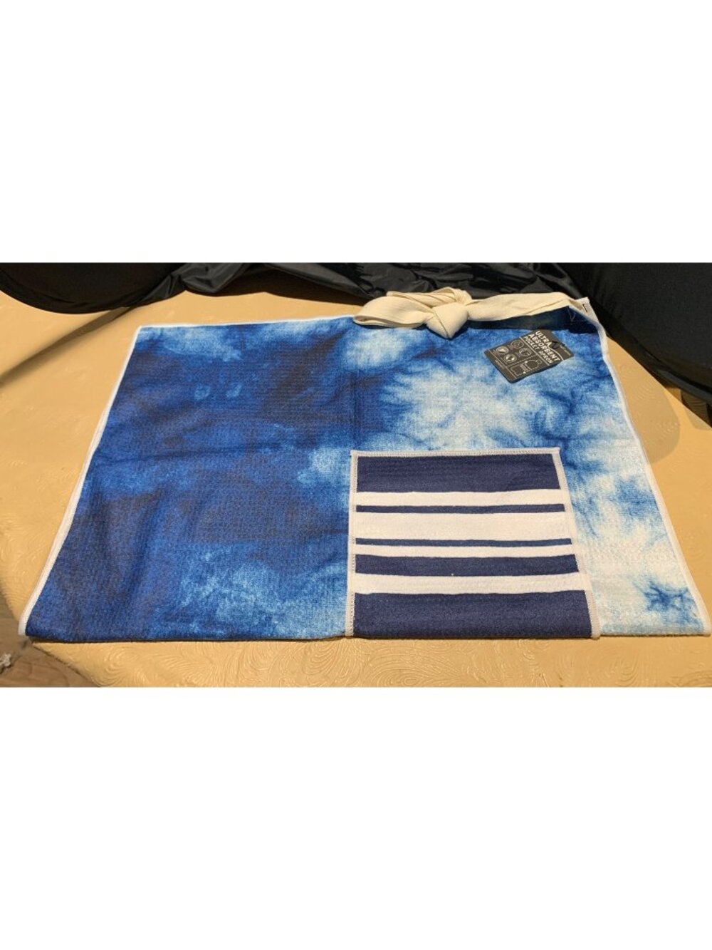 Demdaco Ultra Absorbent Half Apron With Pocket Blue Tie-Dye